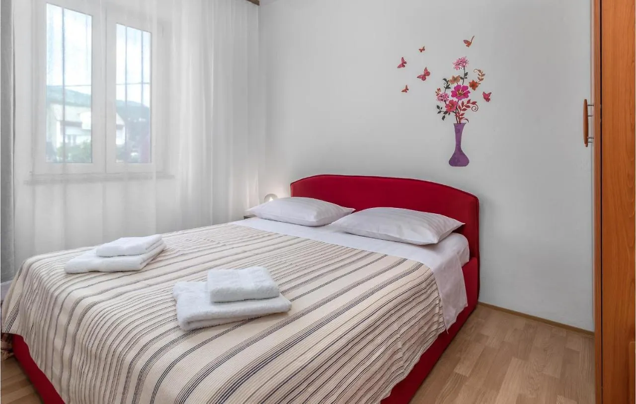 Nice Apartment In Jadranovo With Wifi