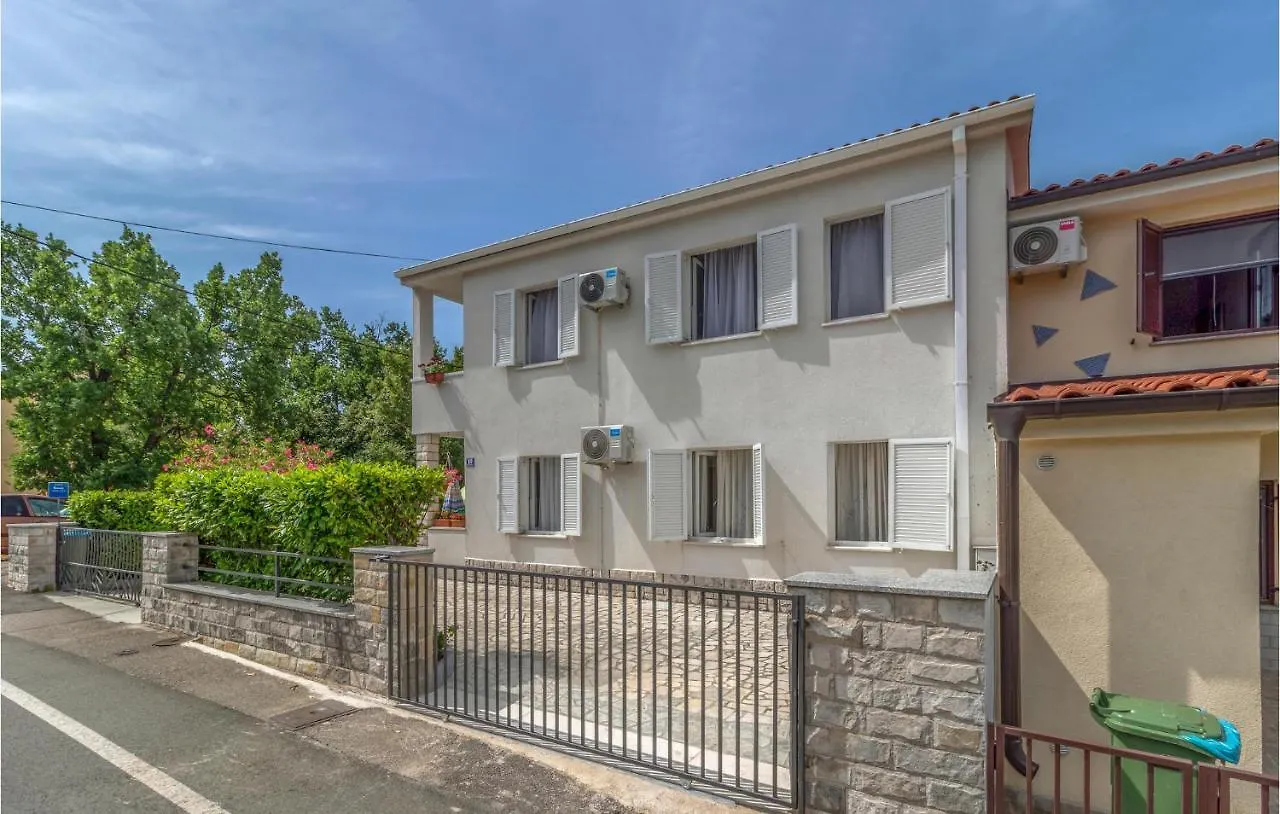 Nice Apartment In Jadranovo With Wifi