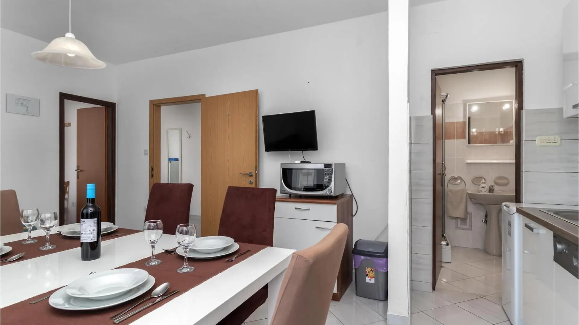 Nice Apartment In Jadranovo With Wifi