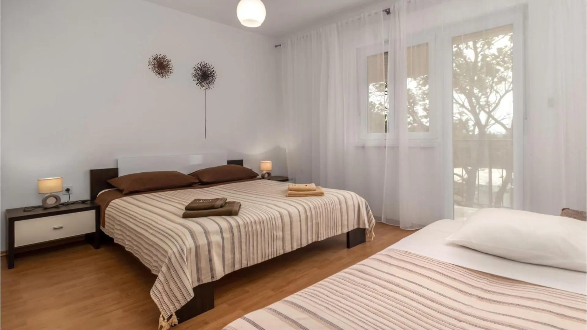 Nice Apartment In Jadranovo With Wifi 0*,